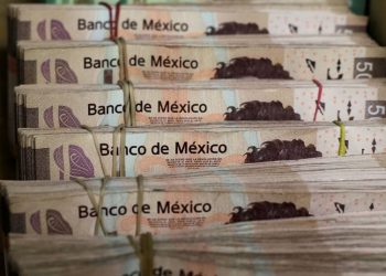 Mexico’s peso falls after Trump announces tariffs on Colombian goods
